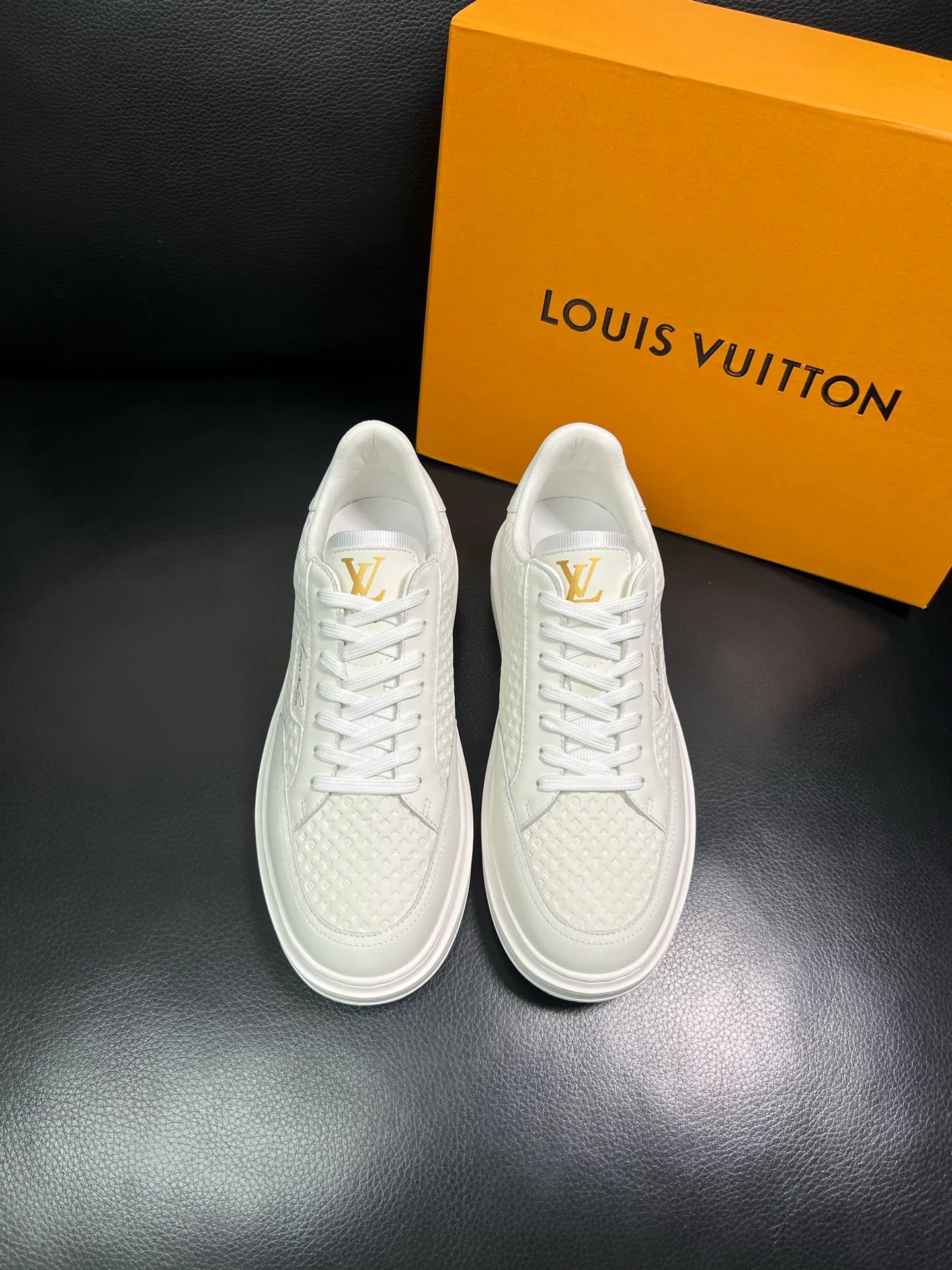 Men's shoes 💰740 Lv high quality top crafts Louis Vuitton sports shoes counter synchronized with original factory configuration, uppers imported from Italy, high-quality splicing colorful complex crafts, imported mesh pads soft and comfortable, soles: original soles specially provided by the original factory, T men's shoes 💰U exclusive movable molded soles super comfortable, original factory and single goods, welcome to compare, code number 38-44 (customized 45) 85867